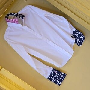 Pearly Vine women's blouse. Size Medium, collar and cuffs can be worn many ways.